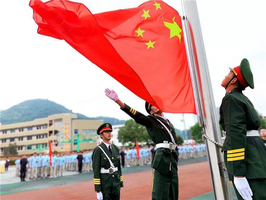 演唱会号召力被质疑，周深的选择，说明了VOCAL歌手的真实状态